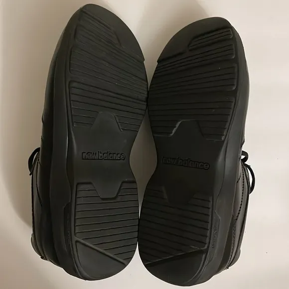 New Balance 1700 Black Men’s Size 9.5 6E Leather Walking Shoes