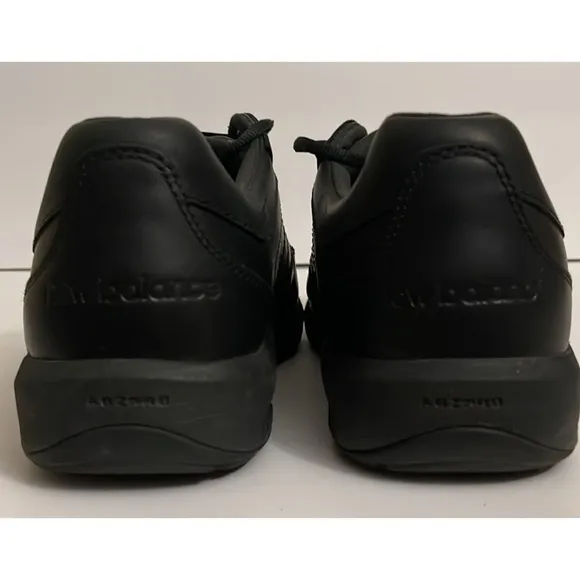 New Balance 1700 Black Men’s Size 9.5 6E Leather Walking Shoes