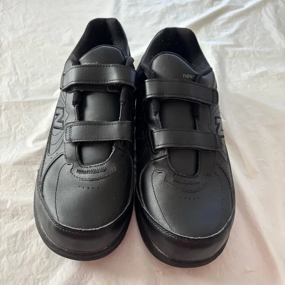 New Balance 577 V1 Black Walking sneakers hook &amp; loop SZ 11 NWOT