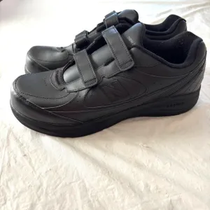 New Balance 577 V1 Black Walking sneakers hook &amp; loop SZ 11 NWOT
