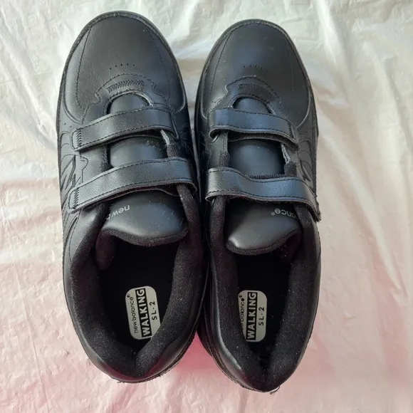 New Balance 577 V1 Black Walking sneakers hook &amp; loop SZ 11 NWOT