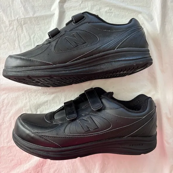 New Balance 577 V1 Black Walking sneakers hook &amp; loop SZ 11 NWOT