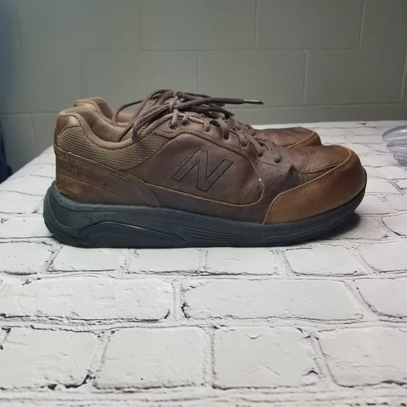 New Balance 928 brown leather walking shoes