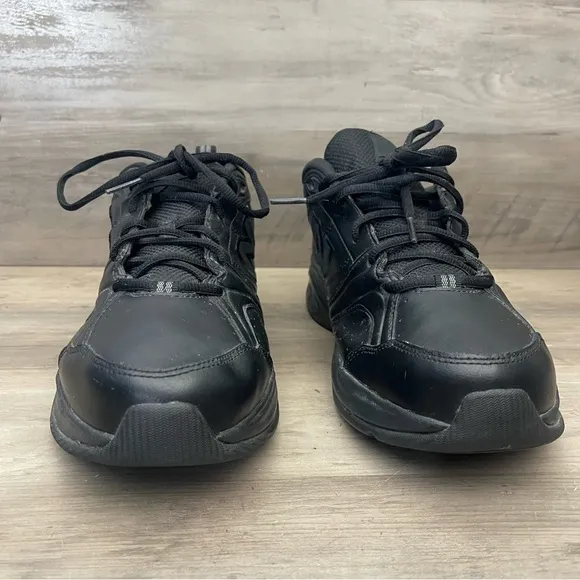 New Balance Mens 9 Black Lace Up Cross Trainer Sneakers Comfort Tennis Shoes