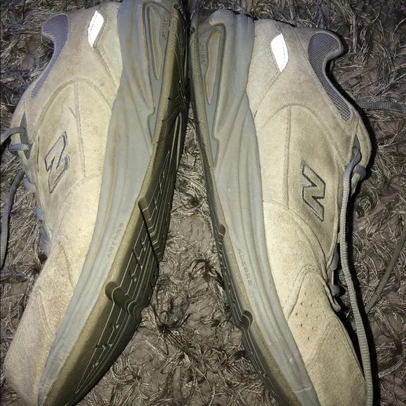 NEW BALANCE Men's Gray Leather Walking Shoes