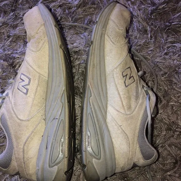 NEW BALANCE Men's Gray Leather Walking Shoes