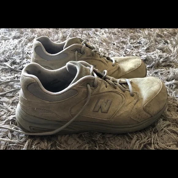 NEW BALANCE Men's Gray Leather Walking Shoes