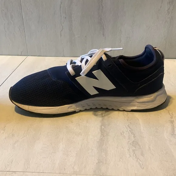 New Balance Men's Navy Blue Sport Training Shoes Size 8.5 SB68