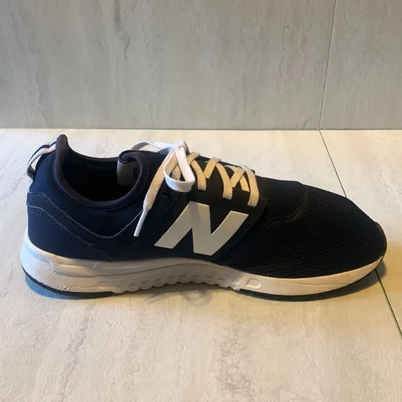 New Balance Men's Navy Blue Sport Training Shoes Size 8.5 SB68
