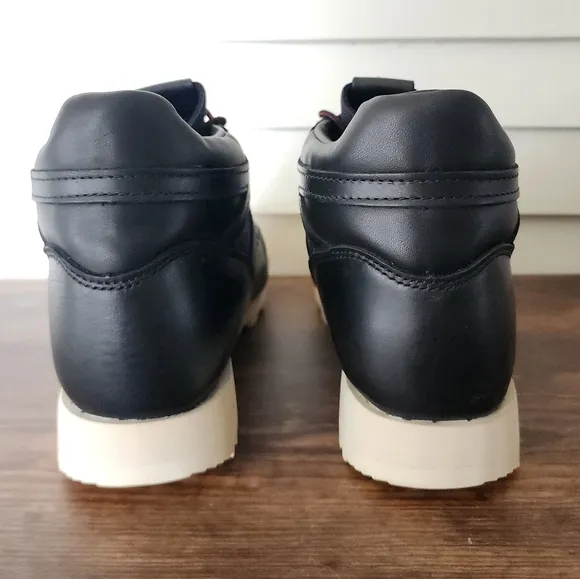 New Balance Rainier Hiking Boots Size 10 Black Leather