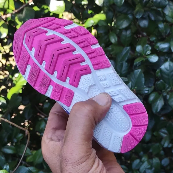 New Balance Unisex-Toddler Athletic shoe # 519v1 w/Hook and Loop Closure