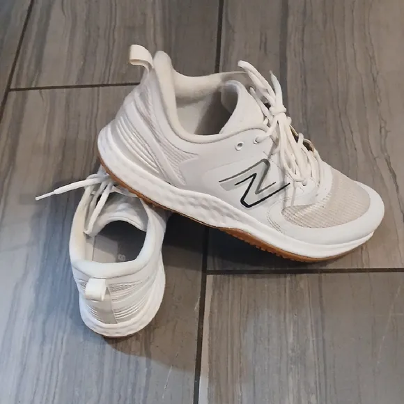 New Balance White Athletic Shoes with Breathable Mesh