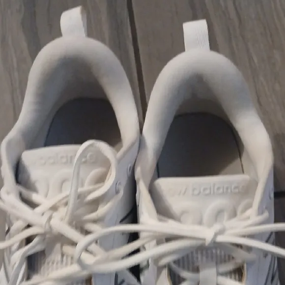 New Balance White Athletic Shoes with Breathable Mesh