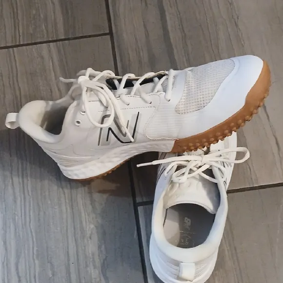 New Balance White Athletic Shoes with Breathable Mesh