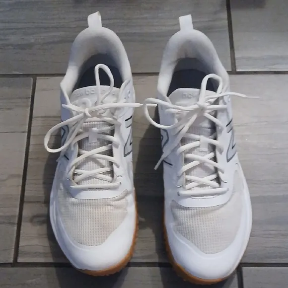 New Balance White Athletic Shoes with Breathable Mesh