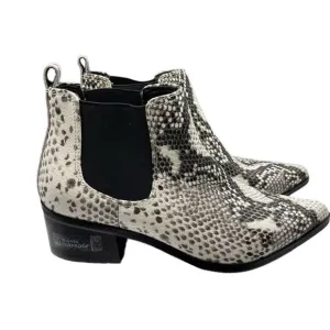 NEW BLONDO waterproof snakeskin print women’s ankle booties, size 7M