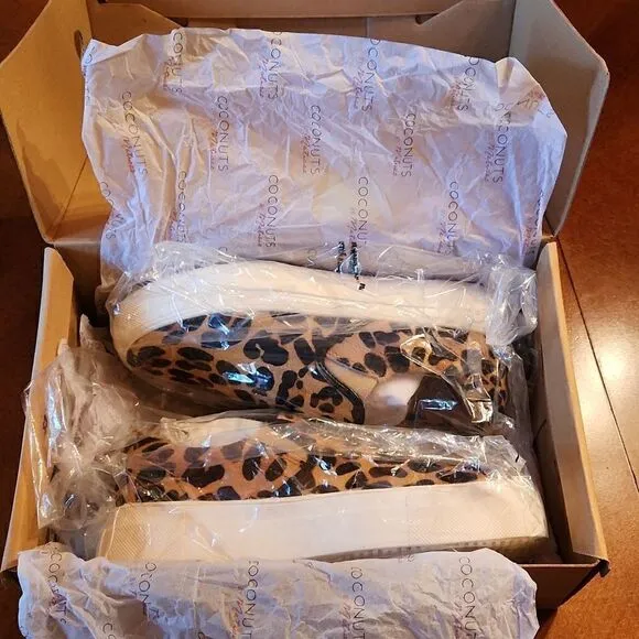NEW Coconuts by Matisse, Size 6.5, Leather Leopard Animal Print Slip On Shoes