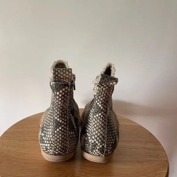 New Dolce Vita Unity Snake Skin Ankle Boots Booties Women’s 6.5