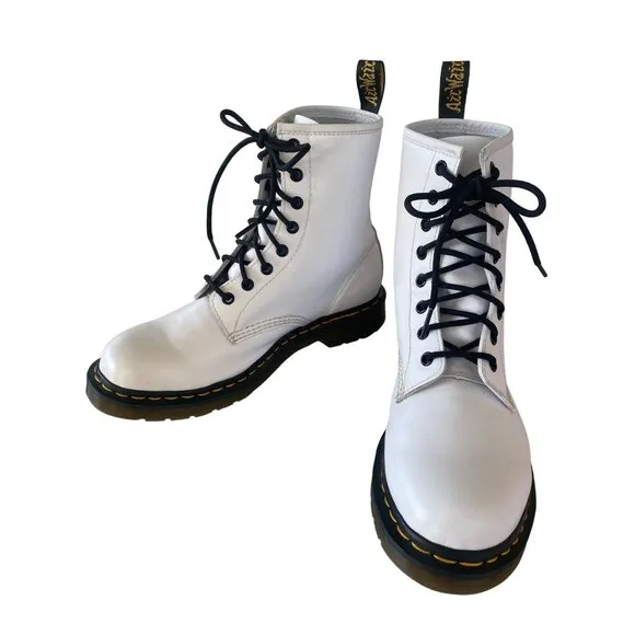 New Dr. Martens W's 10 EU 42 Smooth Leather Lace Up Boots White No box MSRP$170