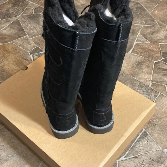 New in Box Aussie Merino Tasman Black Suede &amp; Wool Boots Sz 4