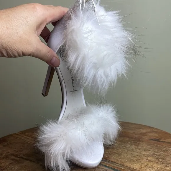 NEW Jeffrey Campbell Faux Fur Cookie White High Heels Shoes Size 6