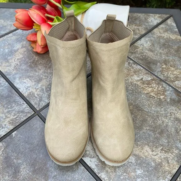 NEW KORK-Ease Natural Elsie Heeled Ankle Boot Size 9 Bootie