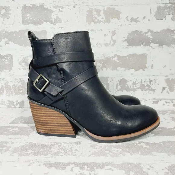NEW Kork-Ease Women's Joelle Black Leather Ankle Boots O642