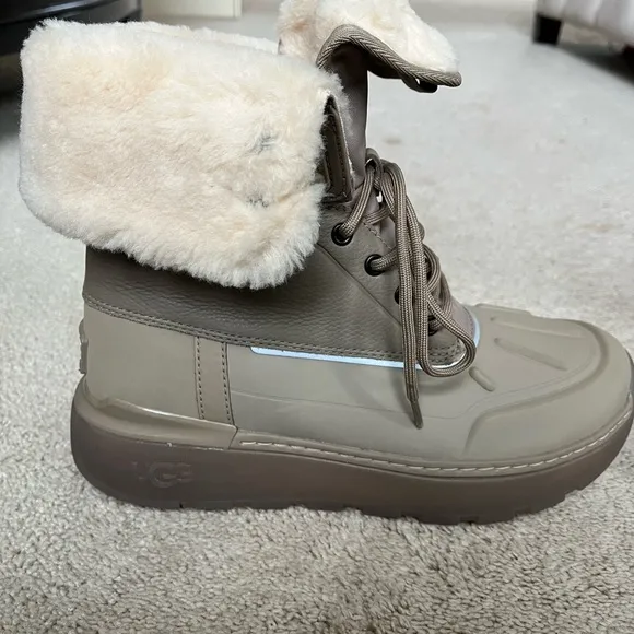 NEW Men’s Ugg Taupe City Butte Waterproof Sherpa Boots Size 9.5