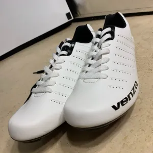 New men’s venzo lace up cycling or spinning shoes 🚵‍♀️