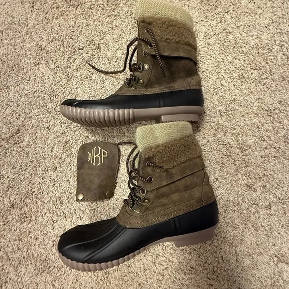 New Monogrammed Duck Boots Women's Boots size 9