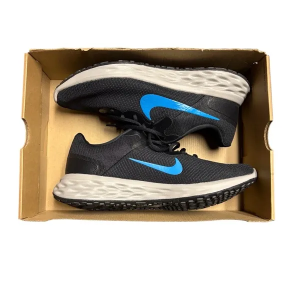 NEW Nike Men's Revolution 6 Next Nature Running Shoes size 10 Black