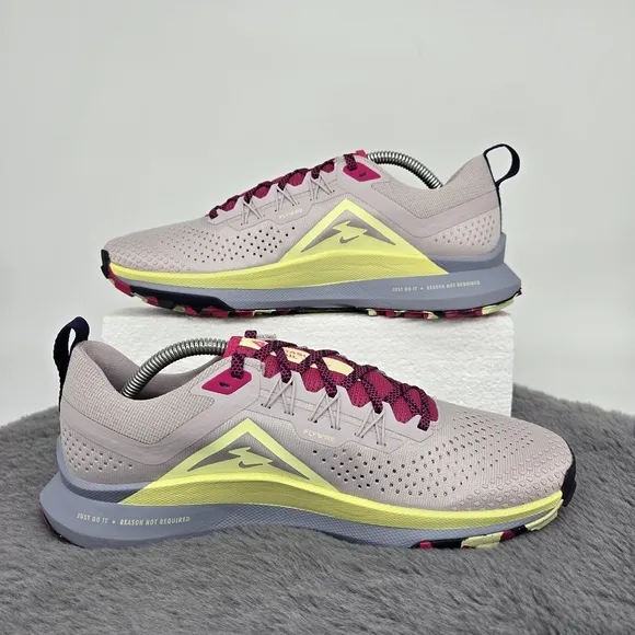 New Nike React Pegasus Trail 4 Women's Trail Running Shoes Size 10