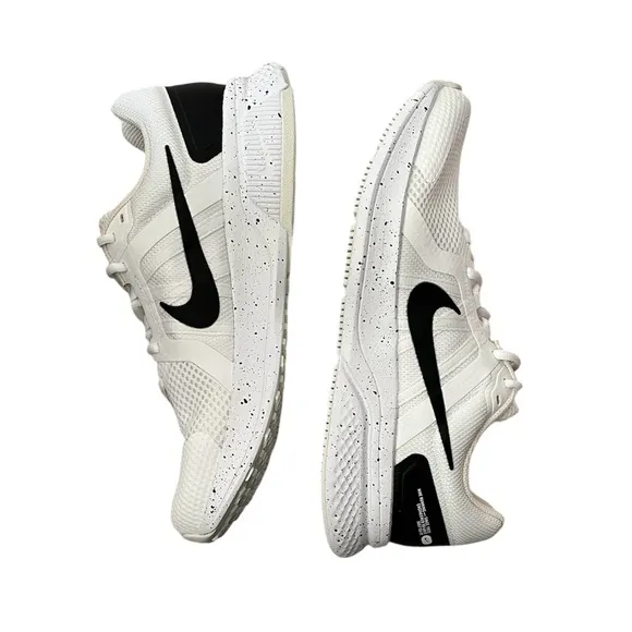 NEW Nike Women’s Run Swift 2 Running Shoes size 11.5 White Sneakers