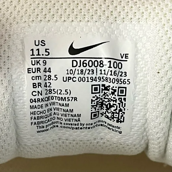NEW Nike Women’s Run Swift 2 Running Shoes size 11.5 White Sneakers