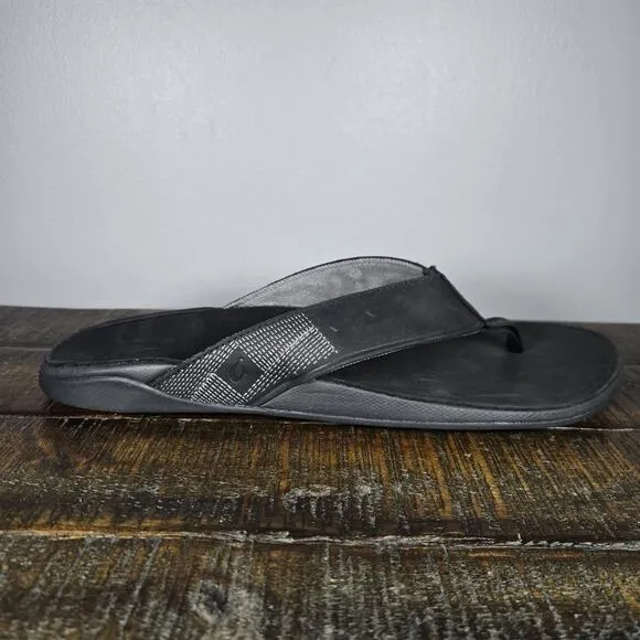 NEW OluKai Tuahine Mens Size 13 Beach Flip Flops Sandals Leather Black Grey