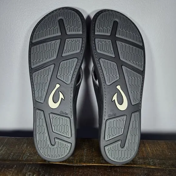 NEW OluKai Tuahine Mens Size 13 Beach Flip Flops Sandals Leather Black Grey