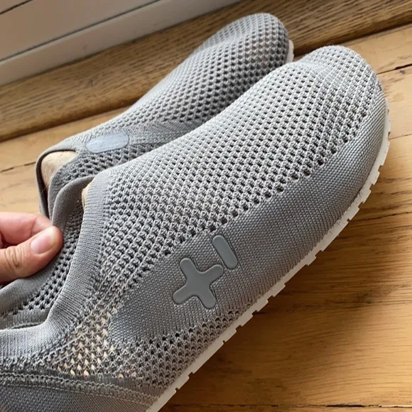 NEW! OTZ Shoes Gray Mesh Cork Insole Slip-ons Size 10.5 Men's
