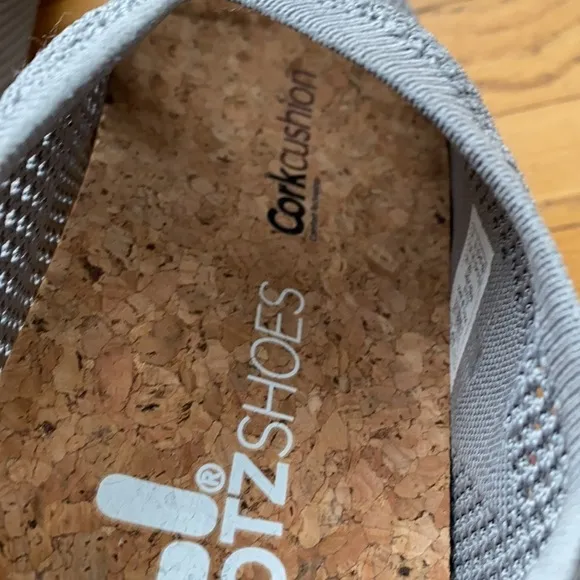 NEW! OTZ Shoes Gray Mesh Cork Insole Slip-ons Size 10.5 Men's