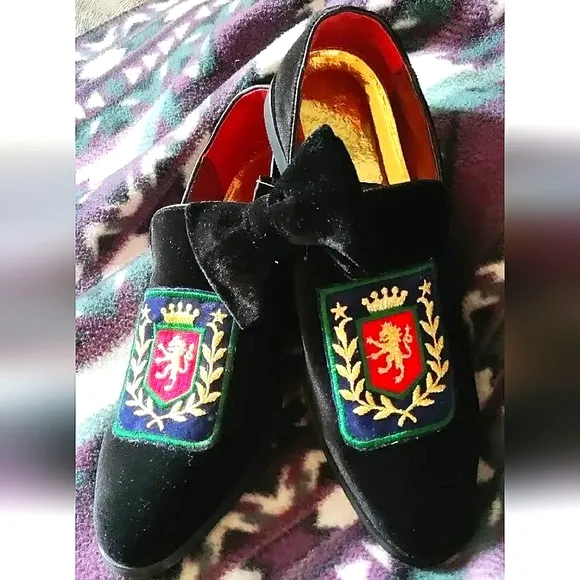 NEW Regal Royal Lion Loafer Black Velvet Slipper Shoes (Men 11.5/46) and Bowtie!