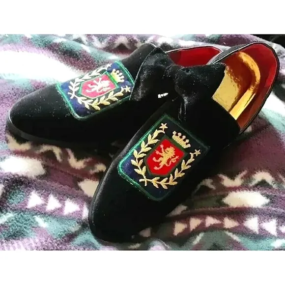 NEW Regal Royal Lion Loafer Black Velvet Slipper Shoes (Men 11.5/46) and Bowtie!