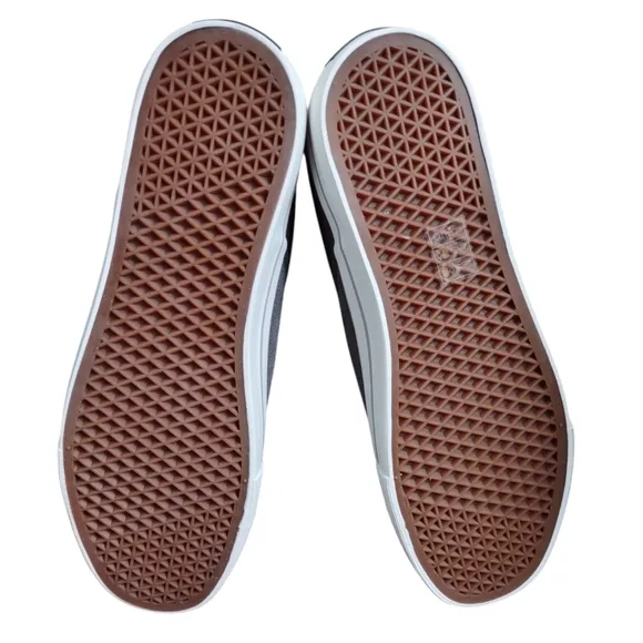 New Republic Size 12 Grey Slip On Shoes
