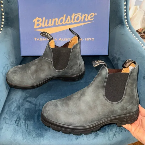 New Size 10.5 Blundstone Chelsea Boots Style #587 Rustic Black