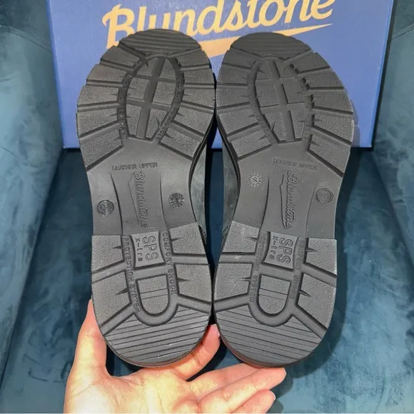 New Size 10.5 Blundstone Chelsea Boots Style #587 Rustic Black