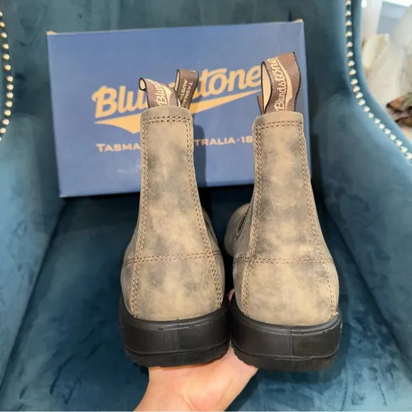 New Size 13 Blundstone Chelsea Boots Style #585 Rustic Brown