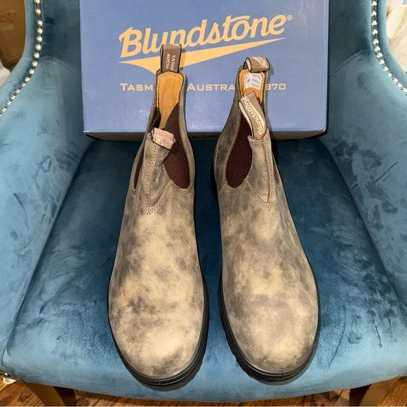 New Size 13 Blundstone Chelsea Boots Style #585 Rustic Brown