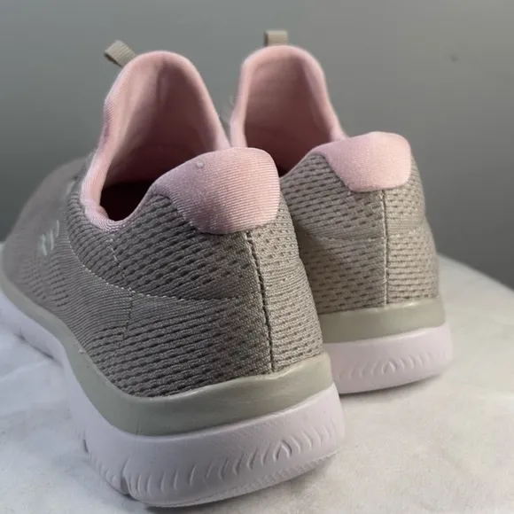 NEW Skechers summit 150113 Cream Athletic memory foam walking Shoes size 10