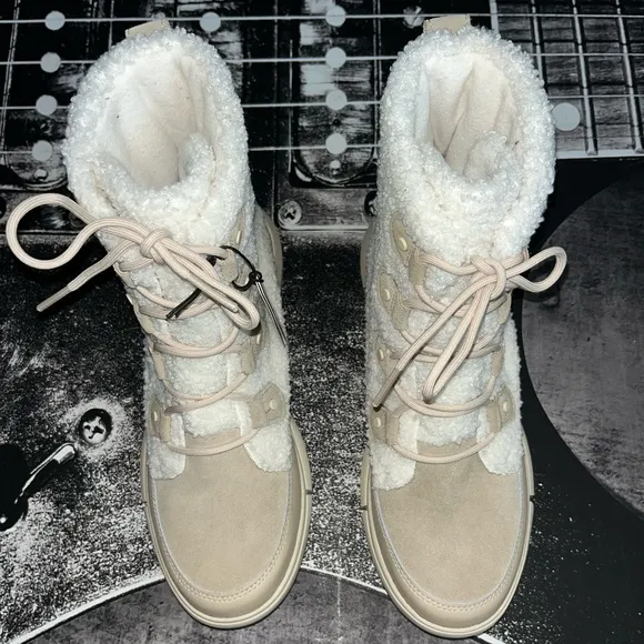 NEW Sorel Boots