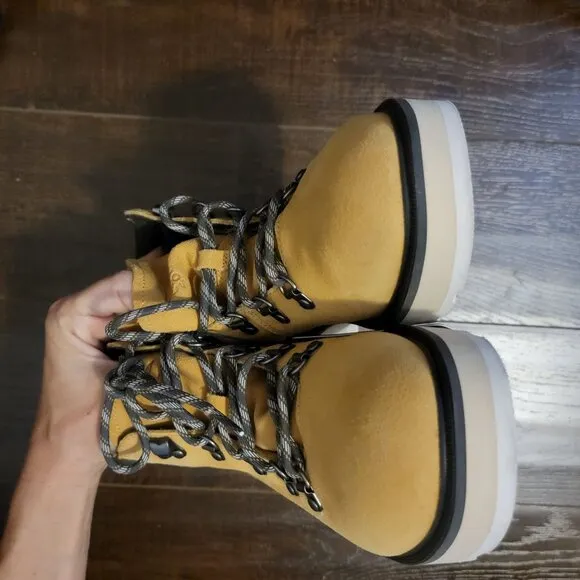 NEW Sorel Hi Line Hiker Boots Womens 10.5 Suede Outdoor Rugged Durable Comfort