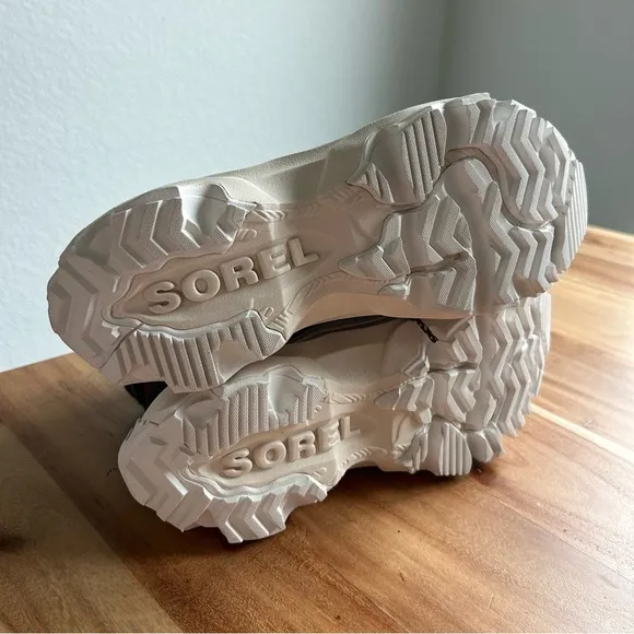 New Sorel Kinetic Breakthru Conquest Hiker Boots