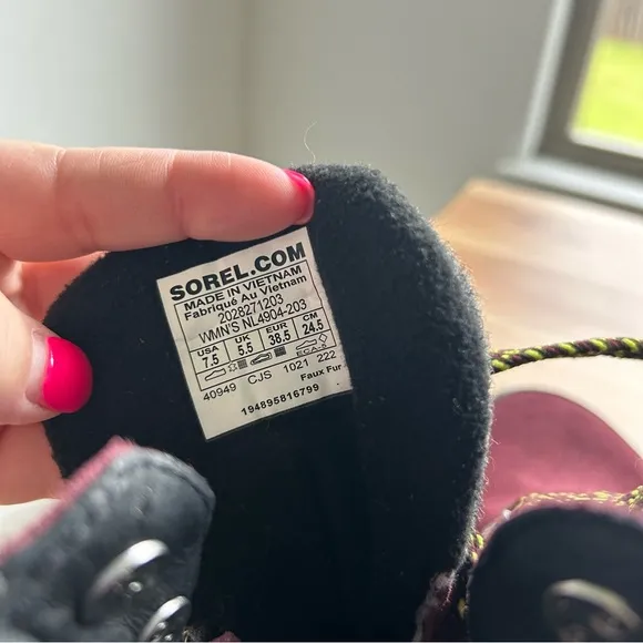 New Sorel Kinetic Breakthru Conquest Hiker Boots